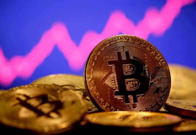 比特币 (BTC) 暂时恢复 $116，000